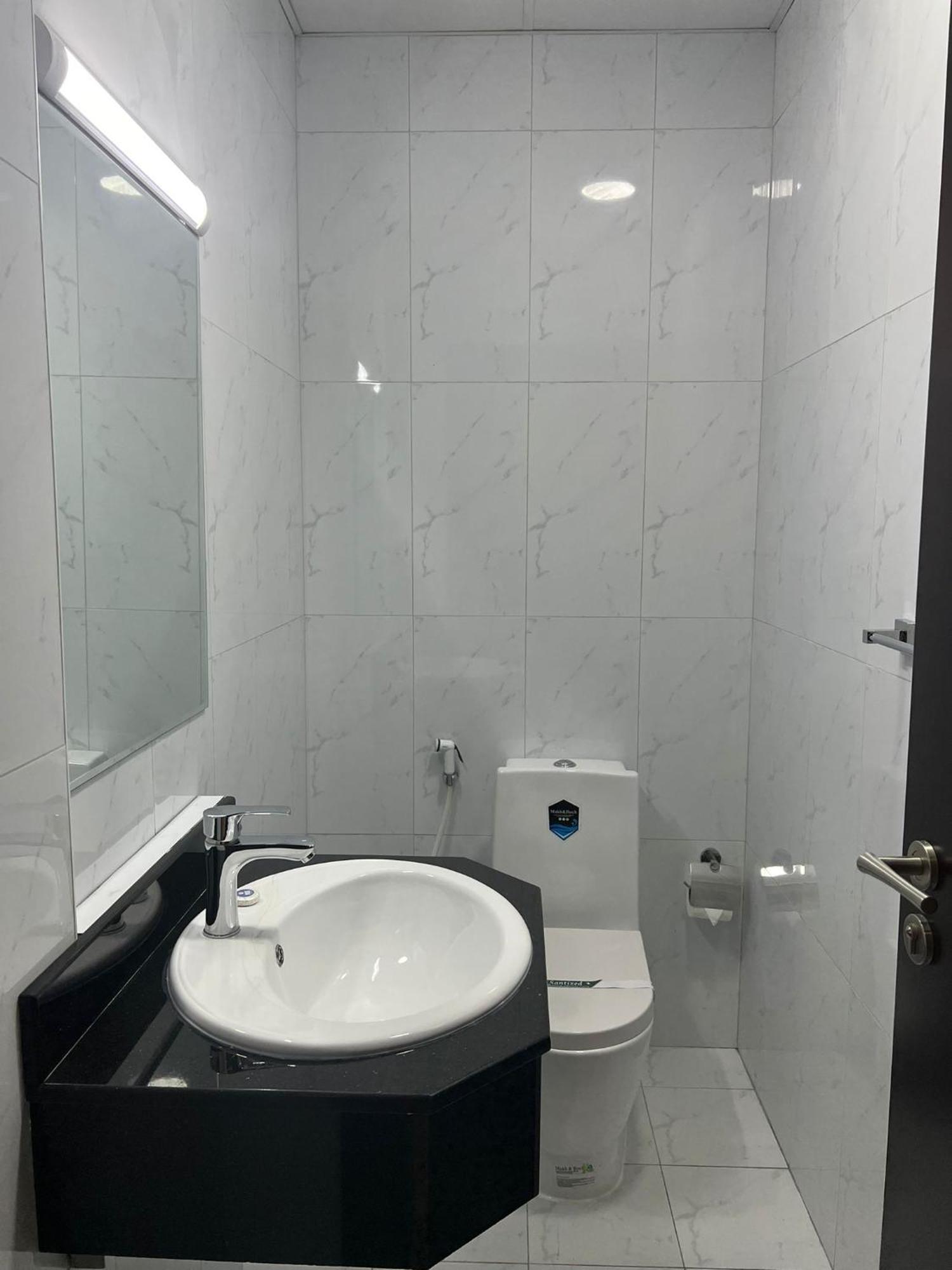 Sirius Tower Aparthotel Manamah Buitenkant foto