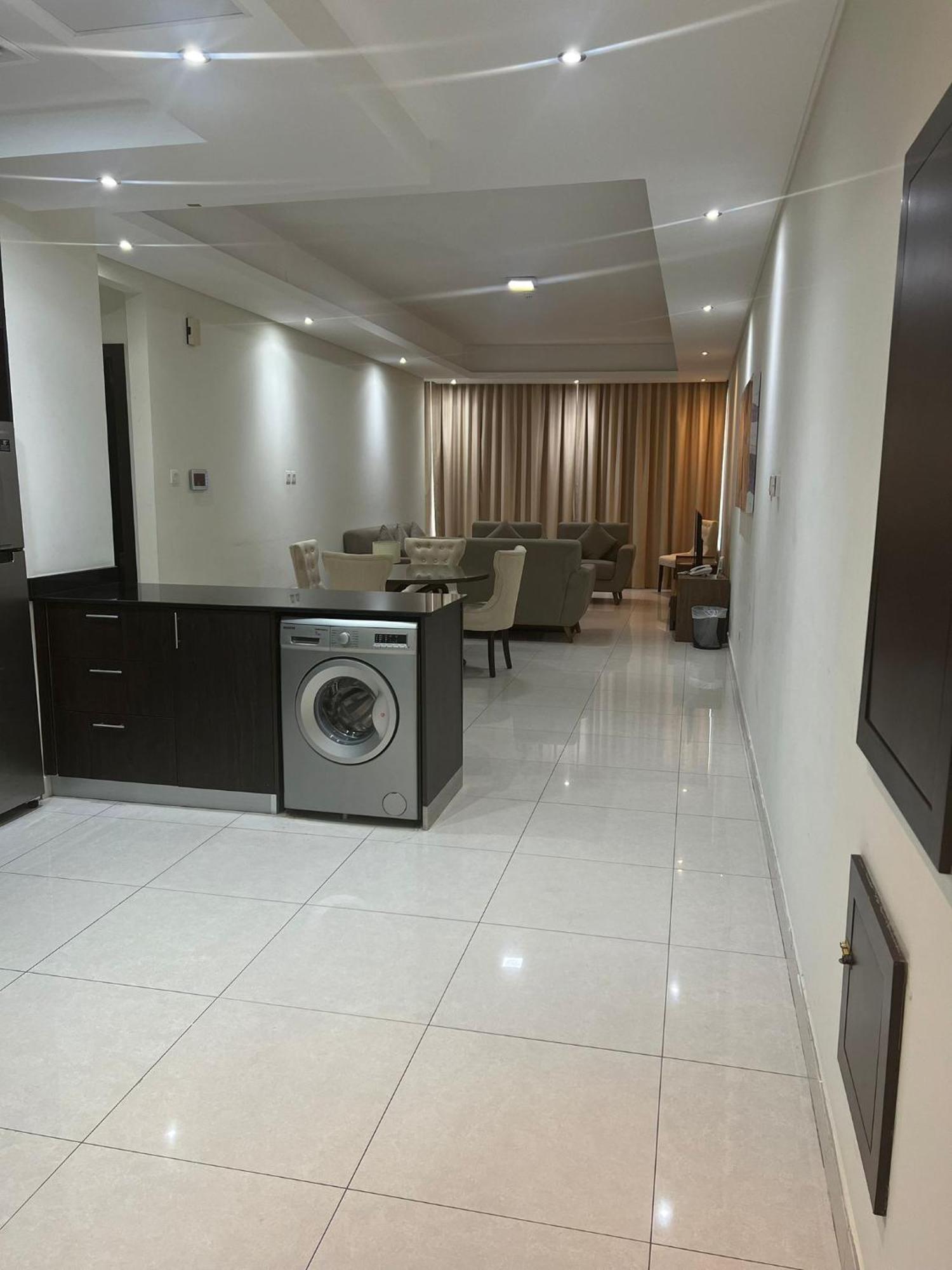 Sirius Tower Aparthotel Manamah Buitenkant foto
